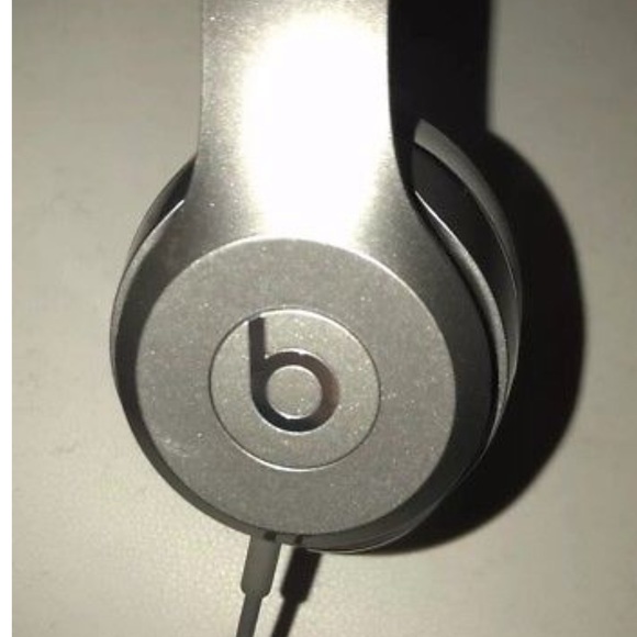 Beats by Dr. Dre Solo2 Wired Headphones- Silver - Picture 2 of 8